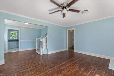 Living - 70 S Boxwood St, Hampton, VA 23669 photo 2 of 2