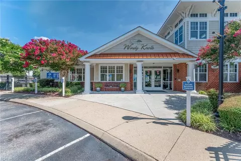 522 Knolls Dr #311, Newport News, VA 23602