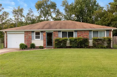 1237 Sir Kay Dr, Chesapeake, VA 23323