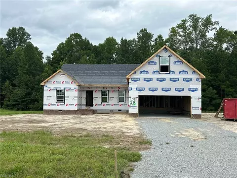 33087 Sandy Creek Dr, Franklin, VA 23851