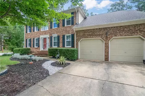 601 Piping Rock Dr, Chesapeake, VA 23322