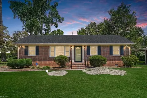 215 Mayflower Rd, Portsmouth, VA 23701