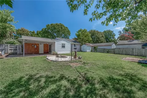 Exterior - 76 Longwood Dr, Hampton, VA 23669 photo 4 of 9