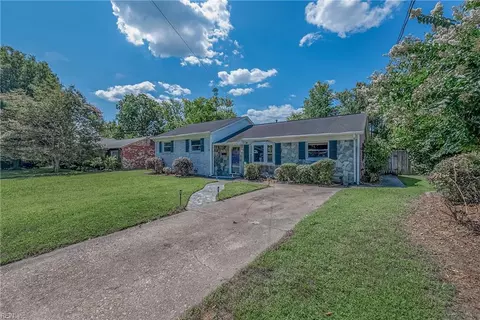76 Longwood Dr, Hampton, VA 23669