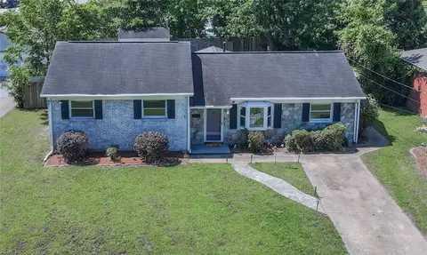 Exterior - 76 Longwood Dr, Hampton, VA 23669 photo 7 of 9