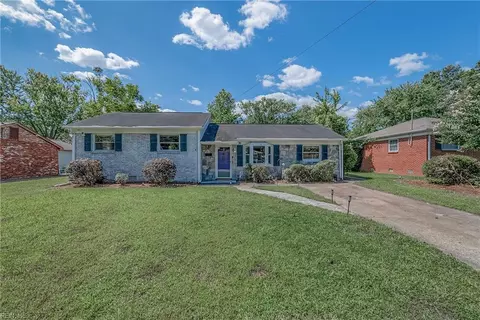Exterior - 76 Longwood Dr, Hampton, VA 23669 photo 1 of 9