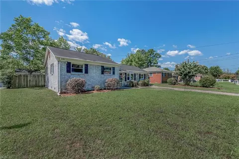 Exterior - 76 Longwood Dr, Hampton, VA 23669 photo 8 of 9