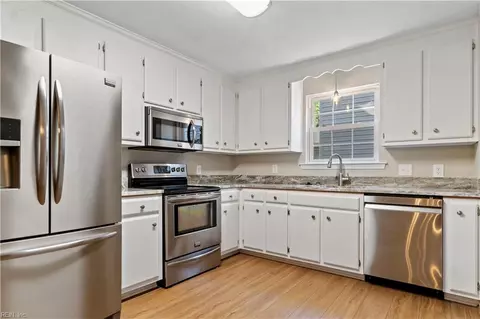 Kitchen - 410 Atlantic Ave #A, Hampton, VA 23664 photo 1 of 1
