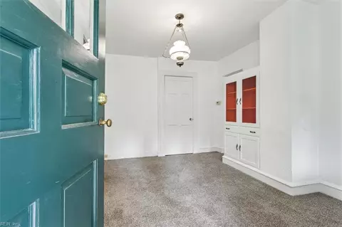 Entry Way - 41 Orchard Ave, Hampton, VA 23661 photo 1 of 7