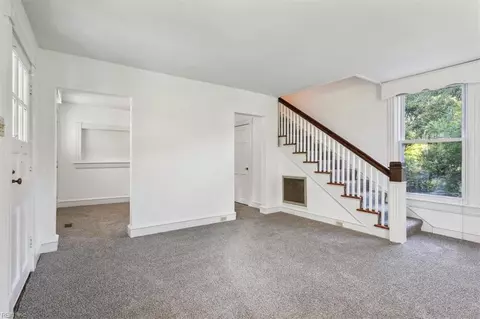 Living - 41 Orchard Ave, Hampton, VA 23661 photo 5 of 6