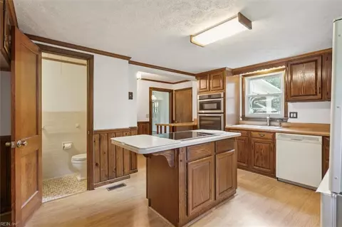 Kitchen - 41 Orchard Ave, Hampton, VA 23661 photo 3 of 5