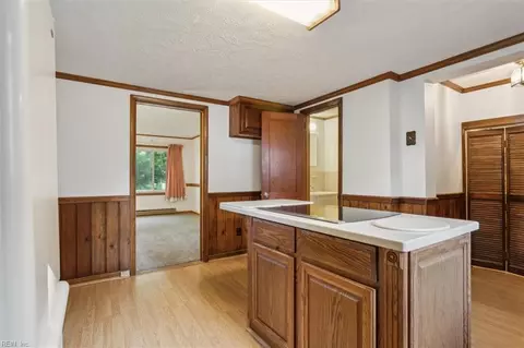 Entry Way - 41 Orchard Ave, Hampton, VA 23661 photo 5 of 7