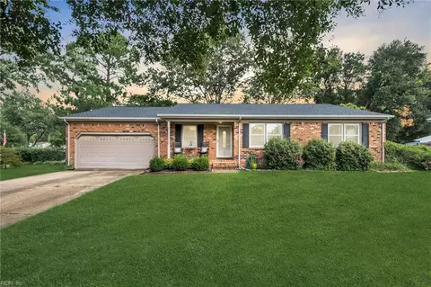 736 Manor Dr, Virginia Beach, VA 23464