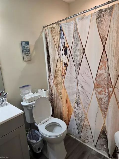 Bath - 13 Lakeside Cres #A, Hampton, VA 23669 photo 1 of 2