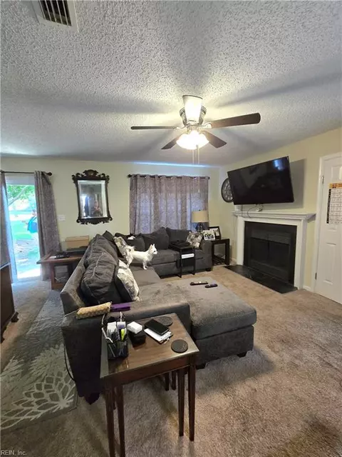 Living - 13 Lakeside Cres #A, Hampton, VA 23669 photo 1 of 1