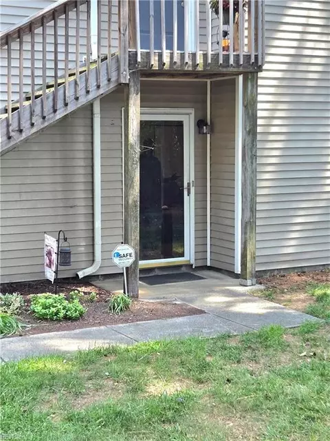 13 Lakeside Cres #A, Hampton, VA 23669