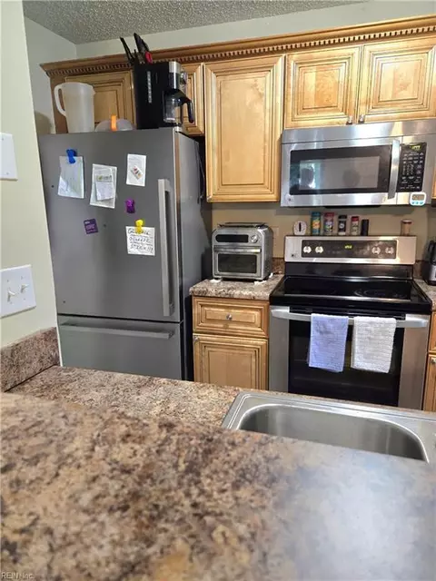 Kitchen - 13 Lakeside Cres #A, Hampton, VA 23669 photo 3 of 4
