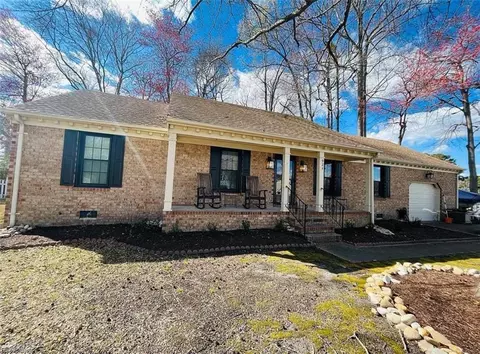 924 Brandermill Dr, Chesapeake, VA 23322
