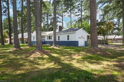 2400 Bidgood Dr, Portsmouth, VA 23703