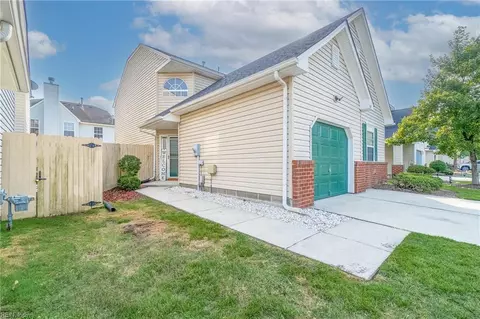 4613 Hunting Wood Rd, Chesapeake, VA 23321