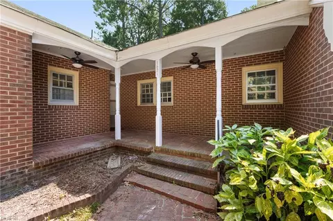 1621 Keswick Dr, Norfolk, VA 23518
