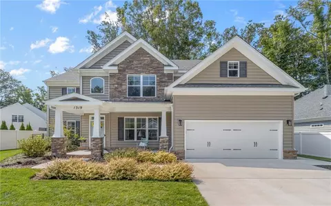1319 Auburn Hill Dr, Chesapeake, VA 23320