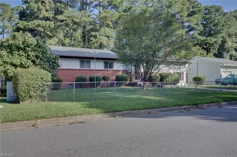 1804 Rowlock Rd, Chesapeake, VA 23321 photo 2