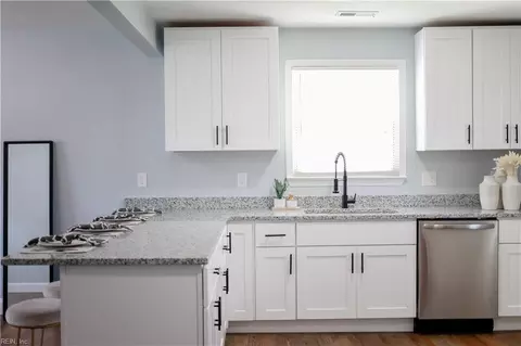 Kitchen - 411 Shenandoah Rd, Hampton, VA 23661 photo 3 of 8