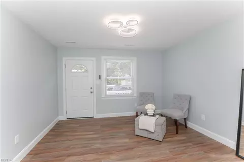 Living - 411 Shenandoah Rd, Hampton, VA 23661 photo 2 of 2