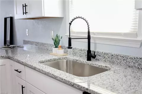 Kitchen - 411 Shenandoah Rd, Hampton, VA 23661 photo 4 of 8