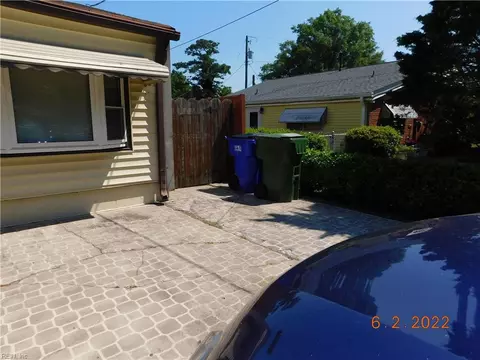 1020 E Leicester Ave, Norfolk, VA 23503 photo 2