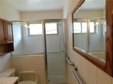 1020 E Leicester Ave, Norfolk, VA 23503 photo 13