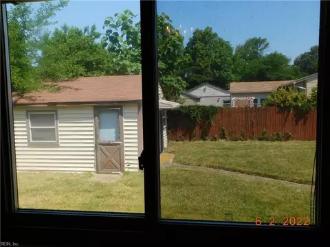 1020 E Leicester Ave, Norfolk, VA 23503 photo 12