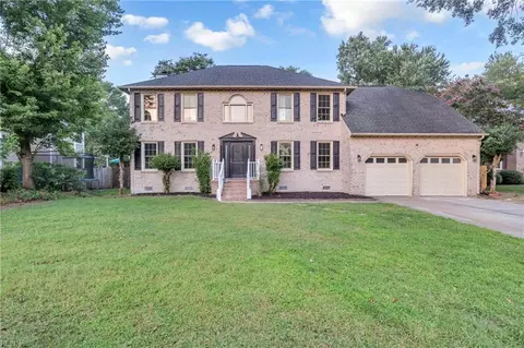 812 Twin Peak Ct, Chesapeake, VA 23320