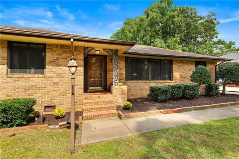 229 Mayflower Rd, Portsmouth, VA 23701