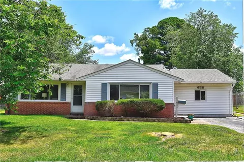 688 Raff Rd, Virginia Beach, VA 23462