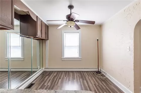 1082 Johnstons Rd, Norfolk, VA 23513 photo 7