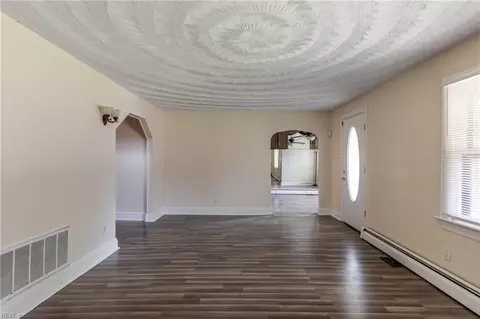 1082 Johnstons Rd, Norfolk, VA 23513 photo 5