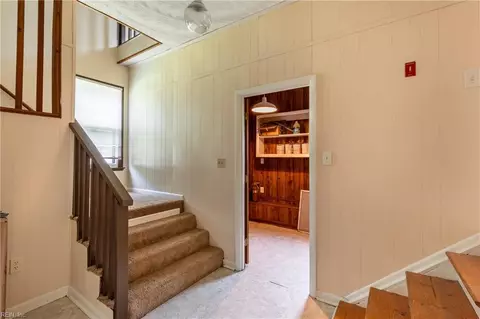 1082 Johnstons Rd, Norfolk, VA 23513 photo 16