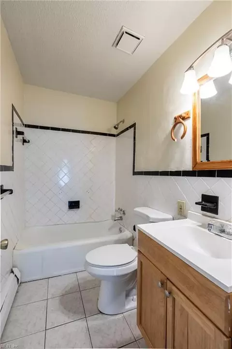 1082 Johnstons Rd, Norfolk, VA 23513 photo 10
