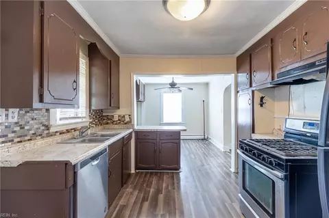 1082 Johnstons Rd, Norfolk, VA 23513 photo 9