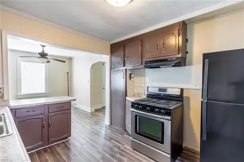 1082 Johnstons Rd, Norfolk, VA 23513 photo 8