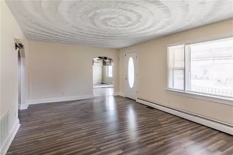 1082 Johnstons Rd, Norfolk, VA 23513 photo 4