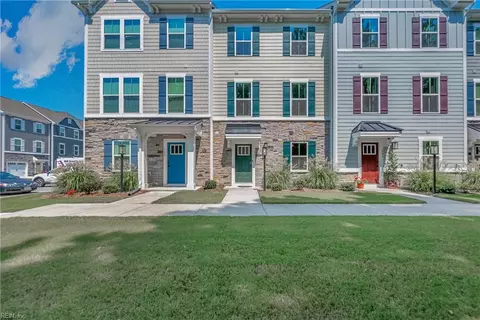 906 Barque Pl, Chesapeake, VA 23323