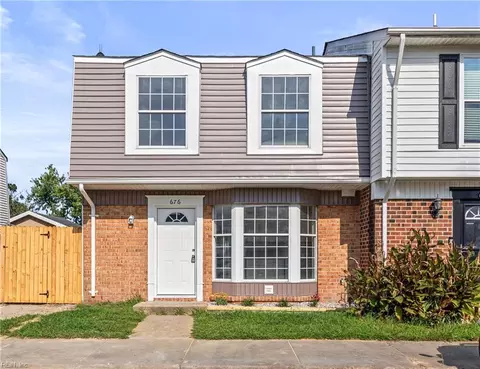 676 Governors Way, Virginia Beach, VA 23452