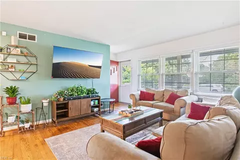 6457 Aldow Dr, Norfolk, VA 23518