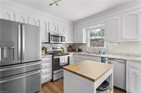 Kitchen - 3405 Cloud Nine Ct, Chesapeake, VA 23323 photo 3 of 3