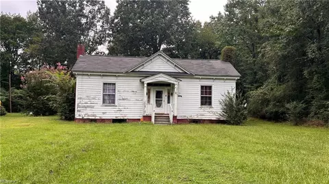 15335 Darden St, Branchville, VA 23828