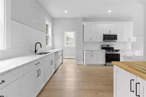 Kitchen - 241 W 36th St, Norfolk, VA 23504 photo 1 of 1