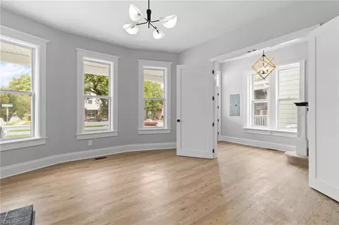 Living - 241 W 36th St, Norfolk, VA 23504 photo 2 of 7